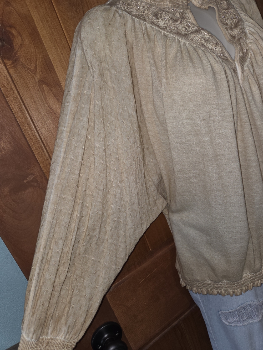 gimmicks‎ by BKE Cream Ruffled Boho Peasant Blouse - Picture 5 of 13